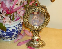 Popular items for pedestal frame on Etsy