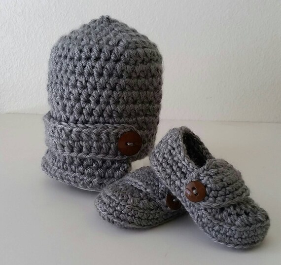 Items similar to Newsboy Hat and Shoe Set for Infant Newborn Baby Boys ...