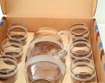 Vintage Juice Set of Seven Pitcher Glasses with Original Box, Highball Glasses, Goldtone Hollywood Regency