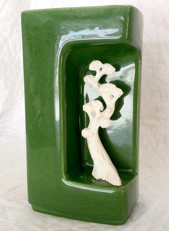 Vintage 50's Howard Pierce Arcature Vase. P 501