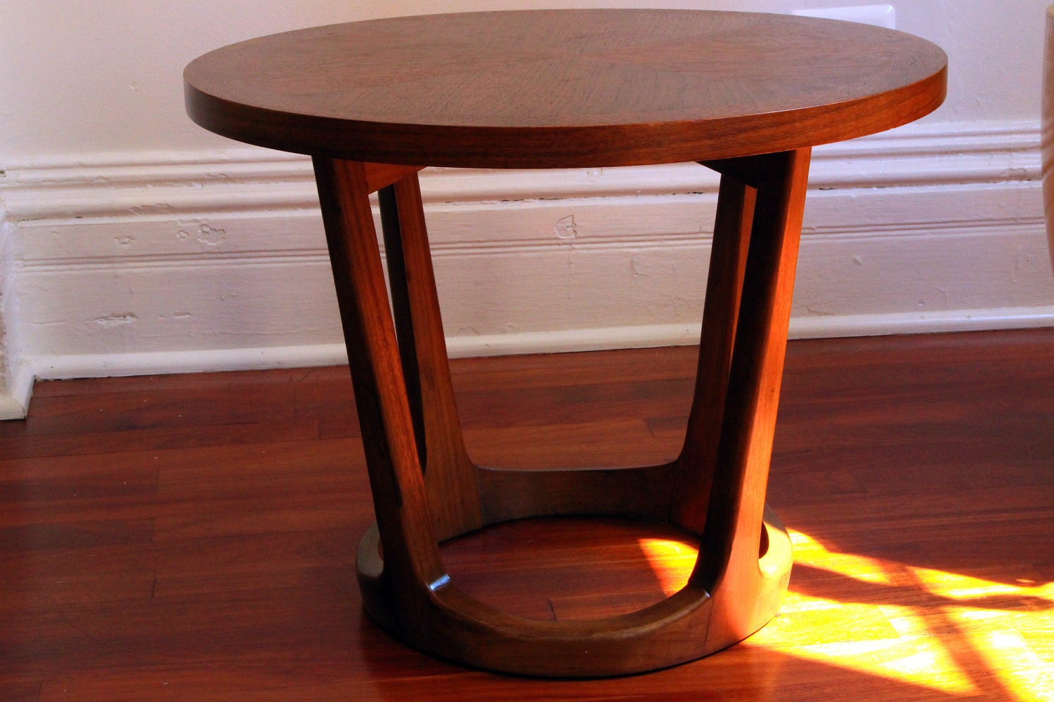 Mid-Century Lane Circular End Table 997-18 1962MIDWEST