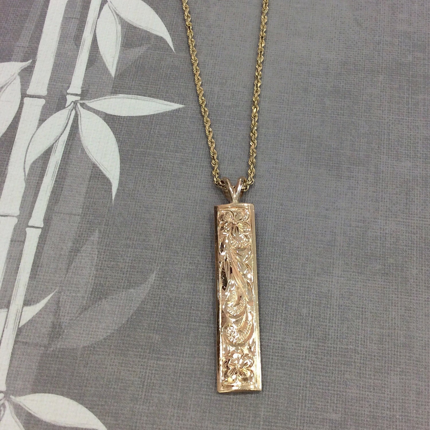 14 karat Hawaiian pendant 8mm