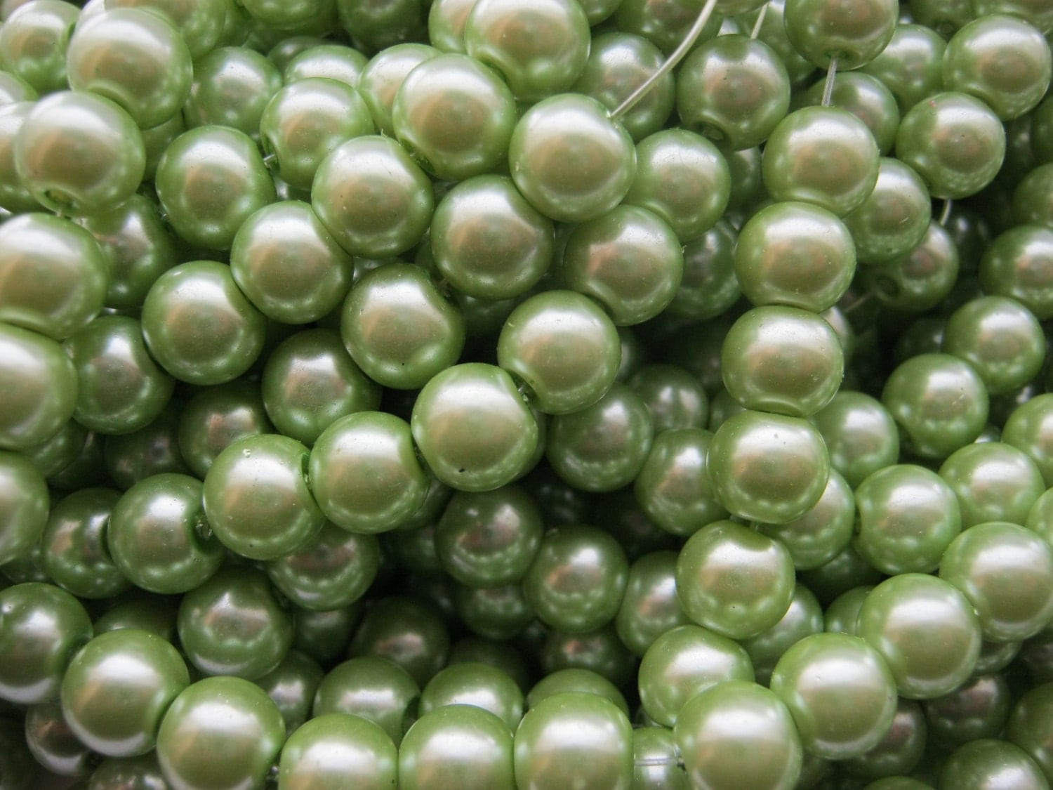 50 Green Pearls Beads 8mm Light Green Glass Pearls for