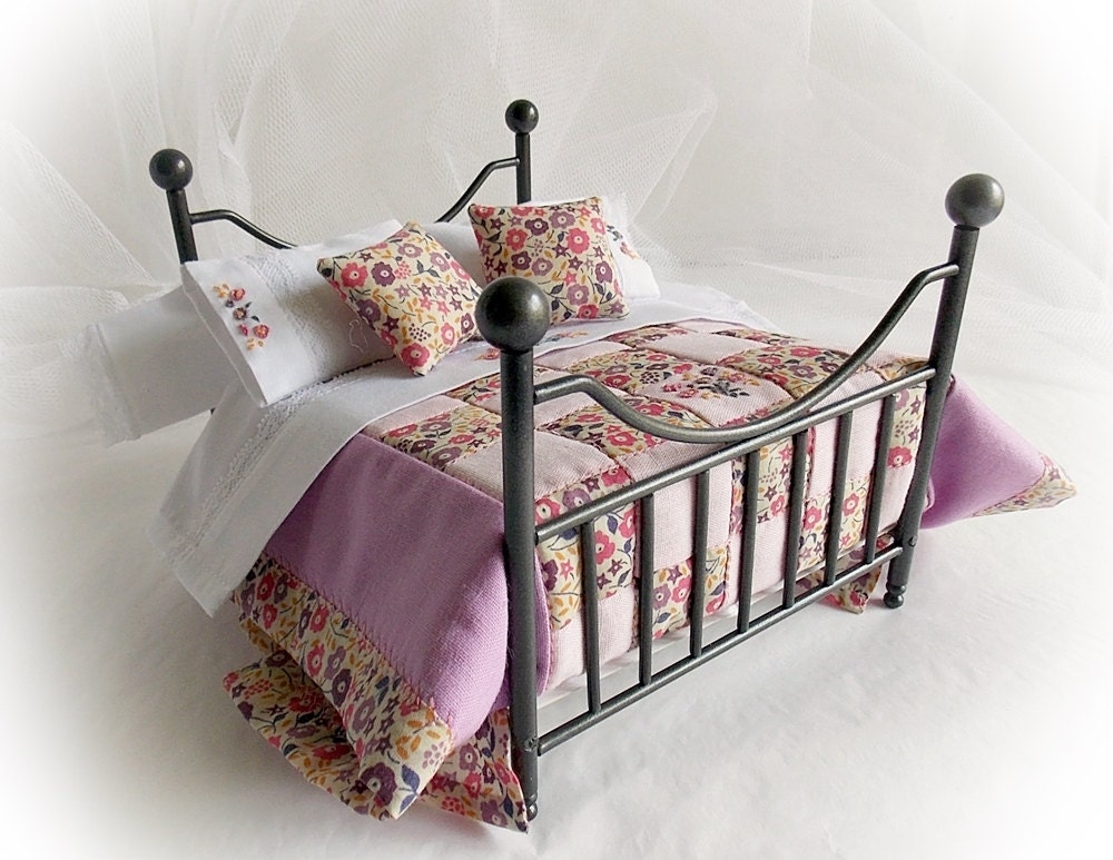 Miniature Dollhouse Bedding Set 112 or 1 by LamercerieMiniatures