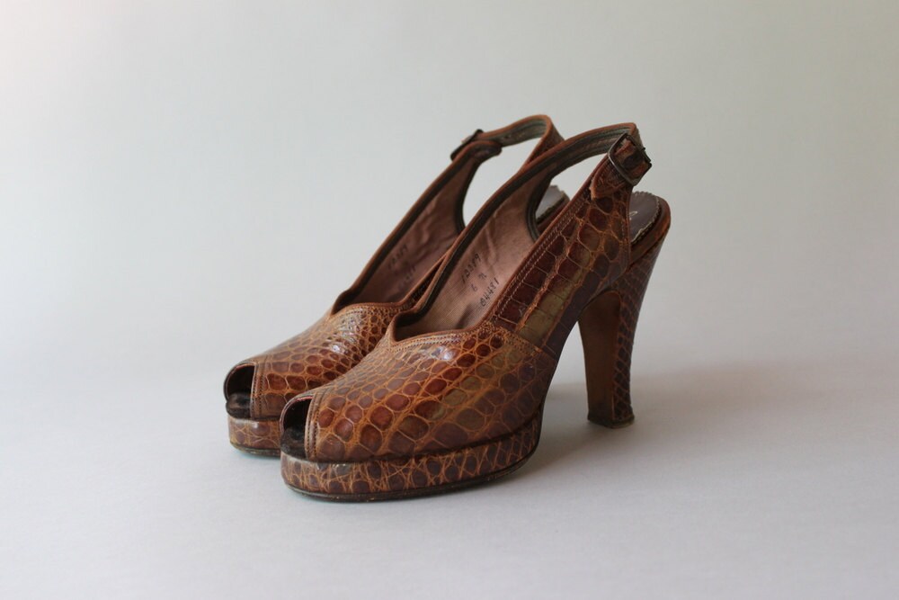 1940s platform shoes