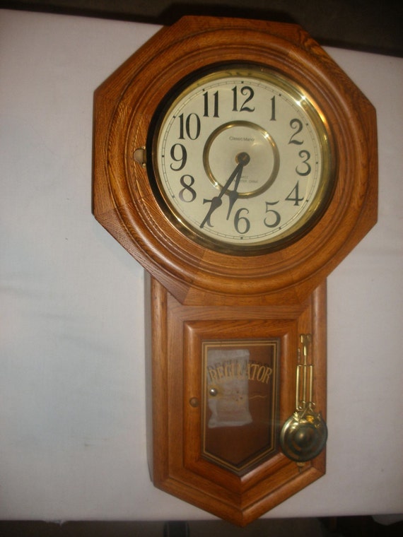 Vintage Regulator Classic Manor Quartz Battery Wall Clock with