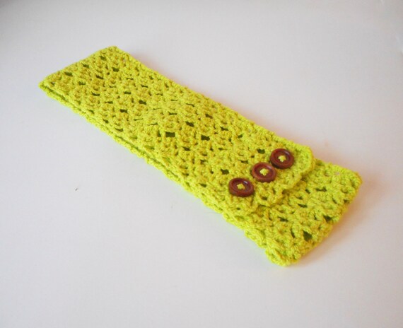 Stretchy Diamond Lace Headband in Lime. 
