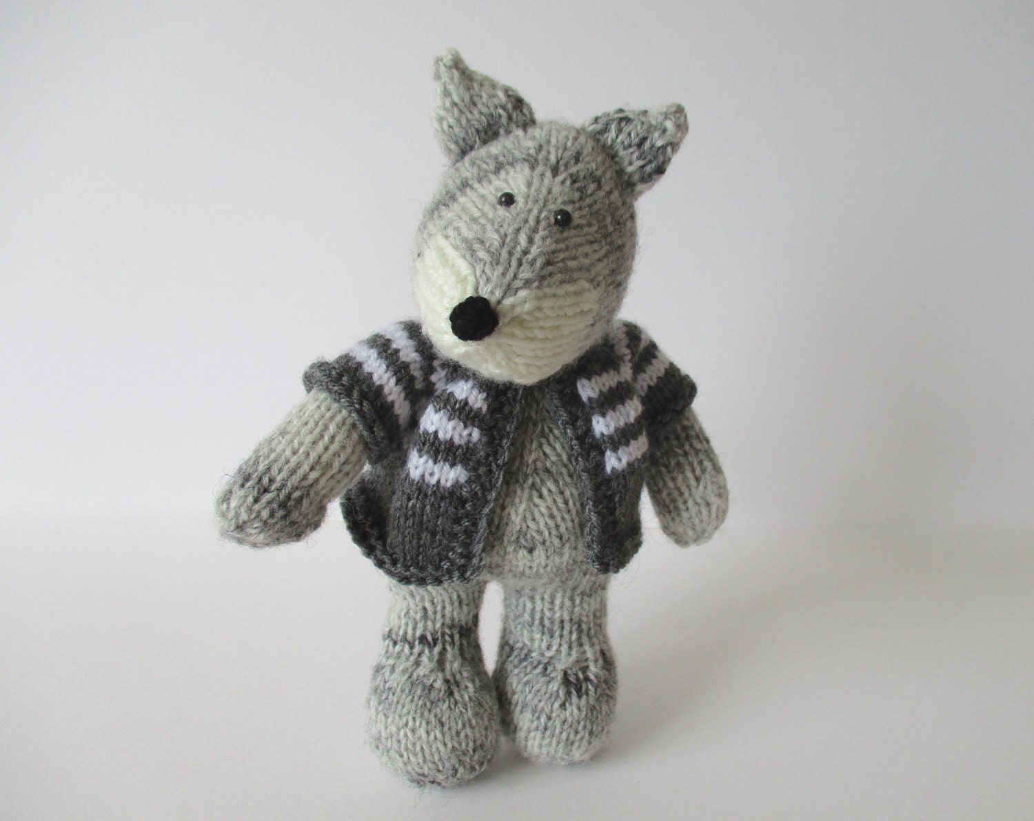Gray Wolf toy knitting patterns