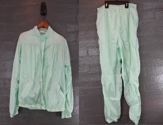 womens green sweatsuit