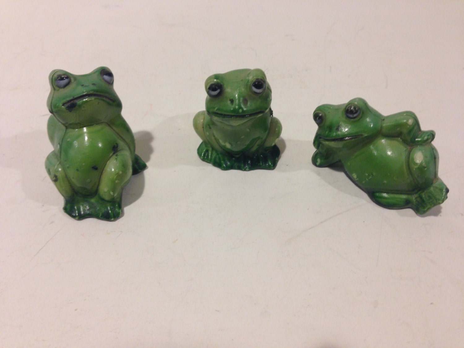 little frog figurines