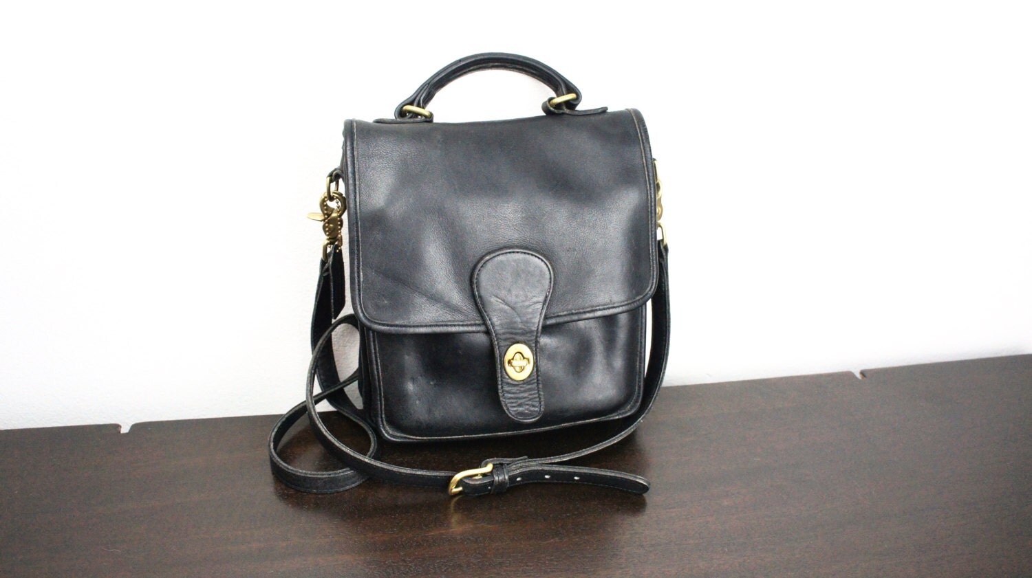 coach hobo tote-um-table