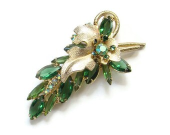 C1962 Juliana Green Rhinestone Brooch Pin Large Gold Leaf Finding DeLizza Elster Book Piece