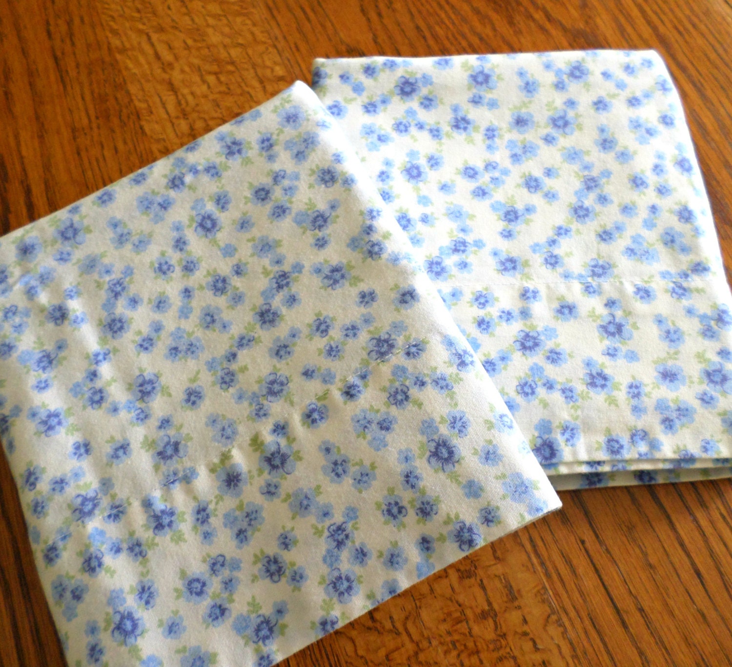2 Sweet Blue Floral Pillowcases / Vintage Pillowcases / Blue