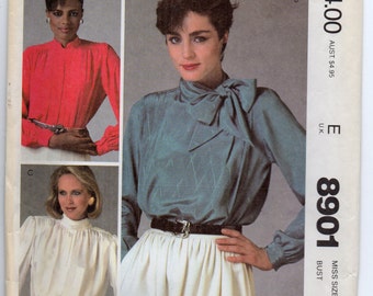 Items similar to 1980s Liz Claiborne Blouse / Bright Kelly Green Top ...