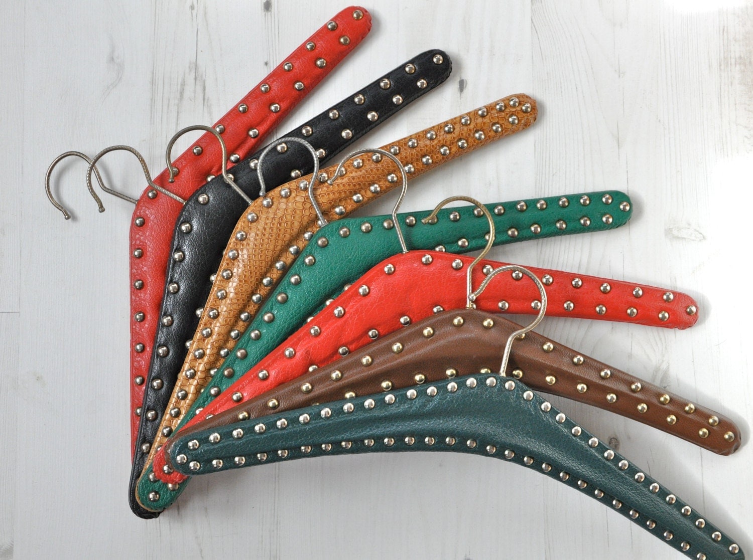 Retro seventies coat hanger faux leather Haute Juice