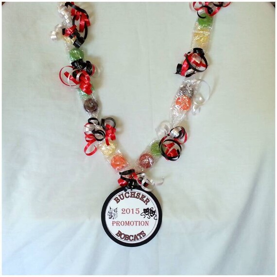 Items similar to 10 Candy Lei, Candy Necklace with personalized tag, graduation candy necklace