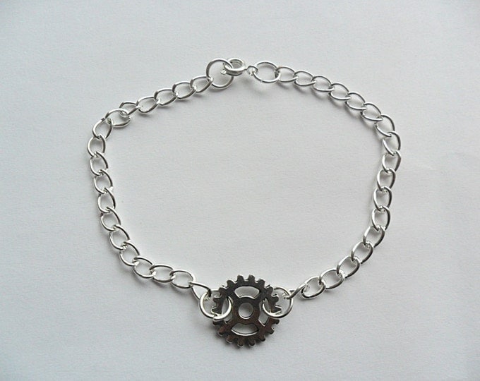 Steampunk gear bracelet, silver tone, gear charm bracelet