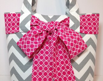 LARGE gray and white CHEVRON stripe zigzag Handbag/ Diaper Bag/ Purse/ Tote/ Beach Bag with Fuchsia/ Hot Pink Circle Sash and 4 Pockets