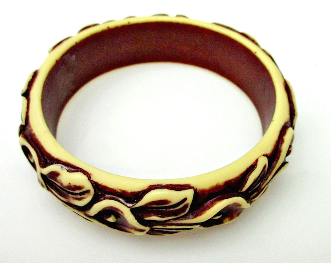 Carved flower bangle - Galalith vintage Plastic - brown cream yellow resin - lily bracelet