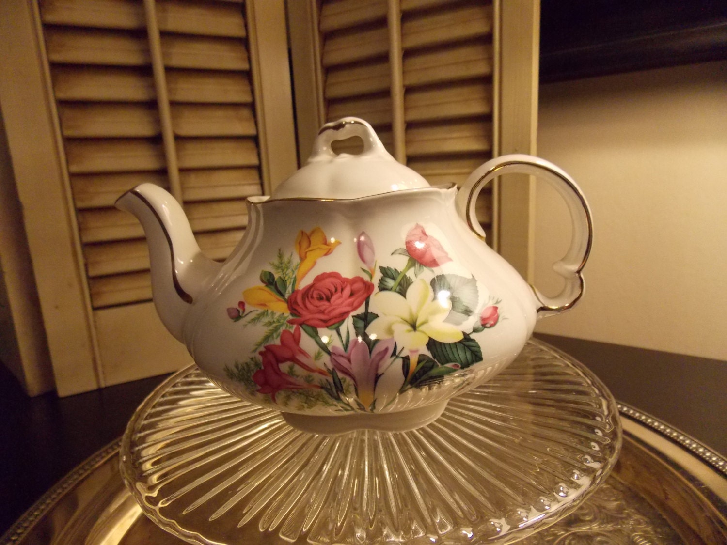 VINTAGE ENGLISH TEAPOT, Ellgreave England Ironstone Teapot, Flower Pattern Teapot Haute Juice
