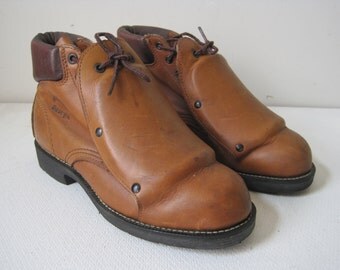 work boots with lace guard