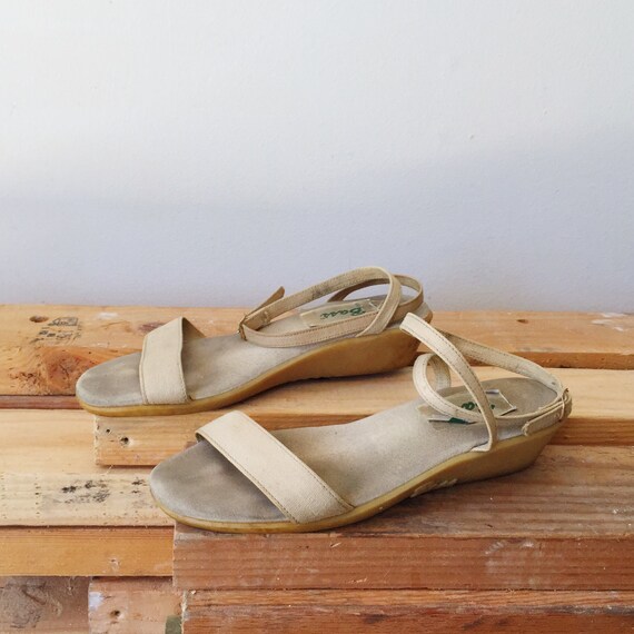 25% OFF Vintage 1980s Bass Wedge Sandals Tan Canvas