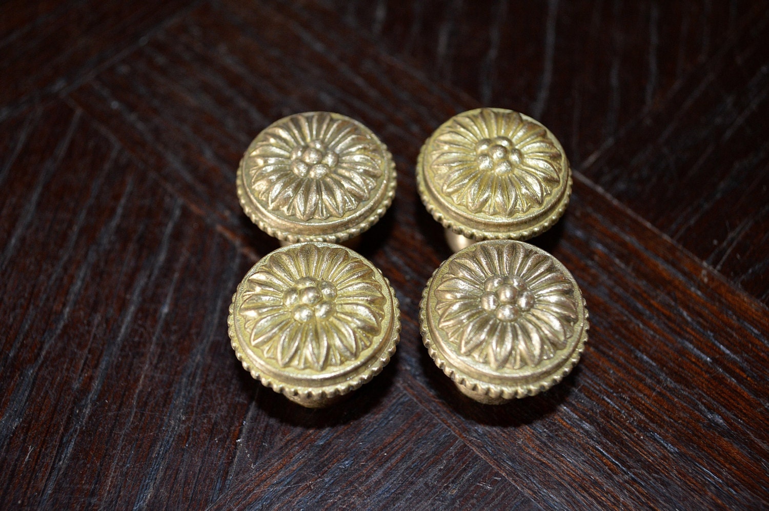 Vintage Set of 4 French Floral Brass Knobs Furniture Doors