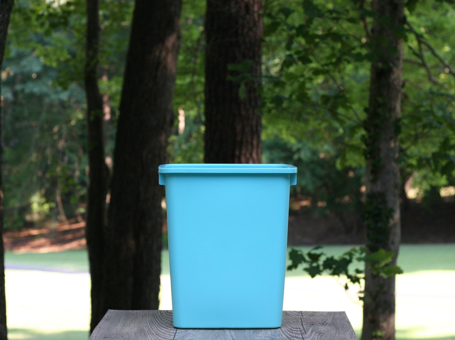Vintage Turquoise Rubbermaid Trash Can / Turquoise 15″ Trash Can