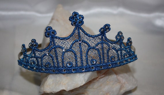 Tiara Headband Crown Freestanding Lace Embroidery Design