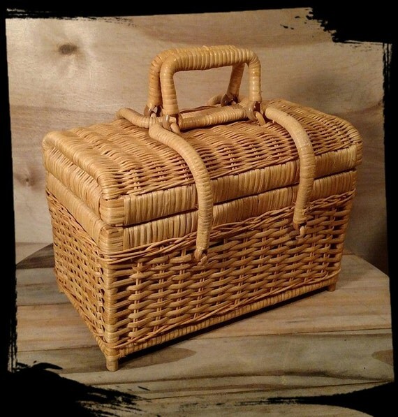 Vintage Wicker Lunch Box Basket  Wicker Purse  Unique Pocketbook ...