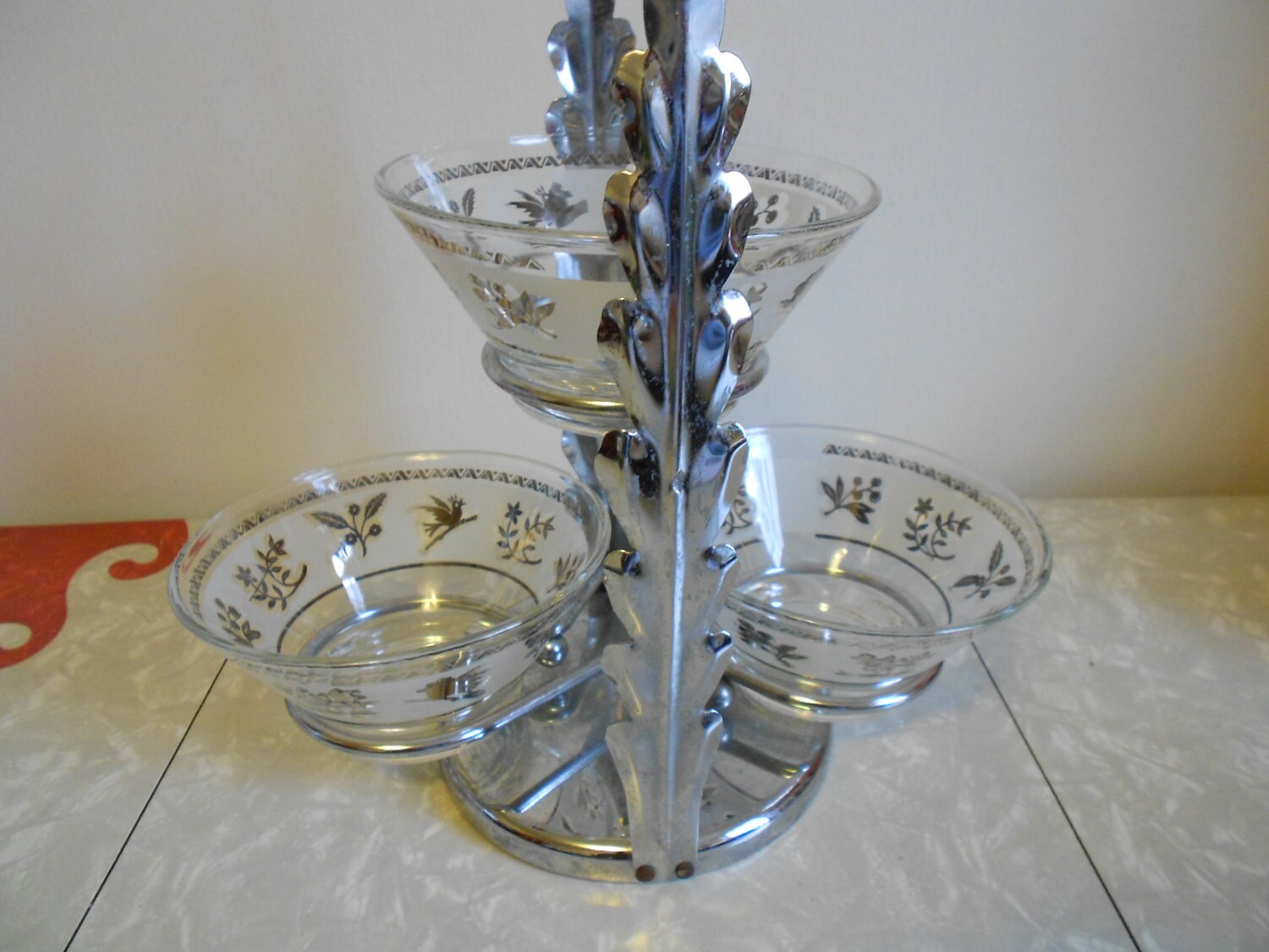 Great Mid Century Aluminum Serving Stand with Glass Bowls Haute Juice