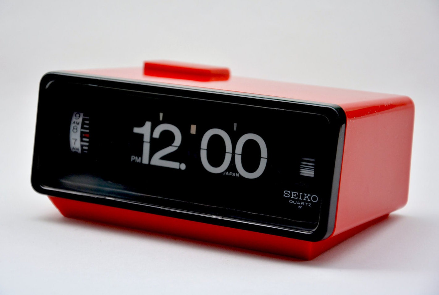 A Vintage SEIKO Battery Operated Quartz Flip Clock with Alarm