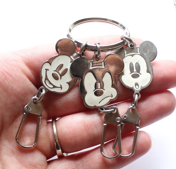 Disney Mickey Mouse Face Key Chain Key Holder Set by paststore