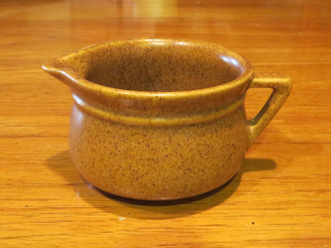 Vintage Monmouth Maple Leaf USA Pottery by BrontesTreasures