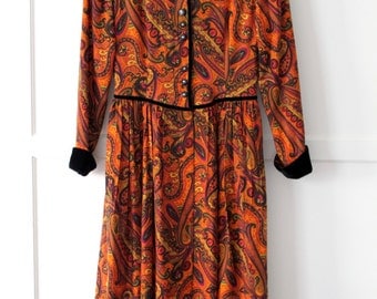 Orange paisley long sleeve dress - contrast velvet collar and cuff - Sz 8