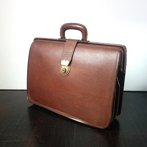 1970s Vintage Leather Briefbag. 1970s Tan Leather Briefcase
