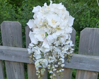 Ivory, light champagne cascading bouquet, cascading bridal bouquet, ivory bridal bouquet