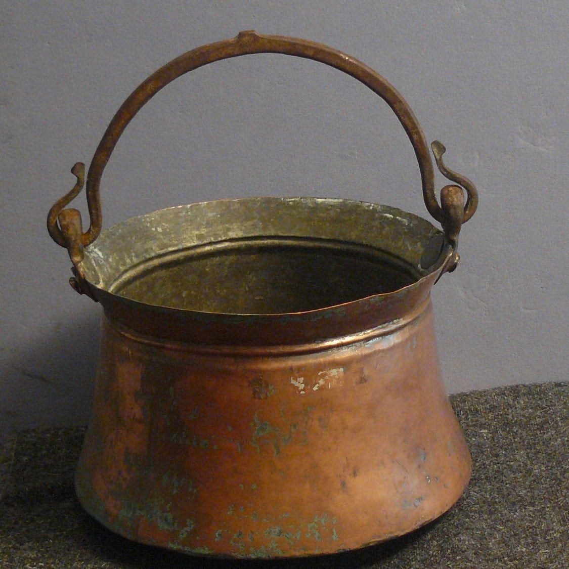 Vintage Copper Cauldron Kettle Pot with Cast Iron Handle