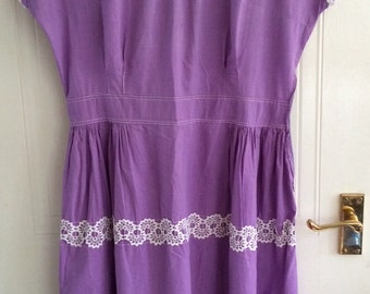 Very sweet 1950s Lavender Vintage Summer Cotton Dress