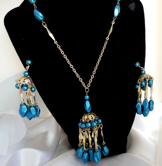 Items similar to Vintage Dangle Necklace and Earring Set Tassel signed ...