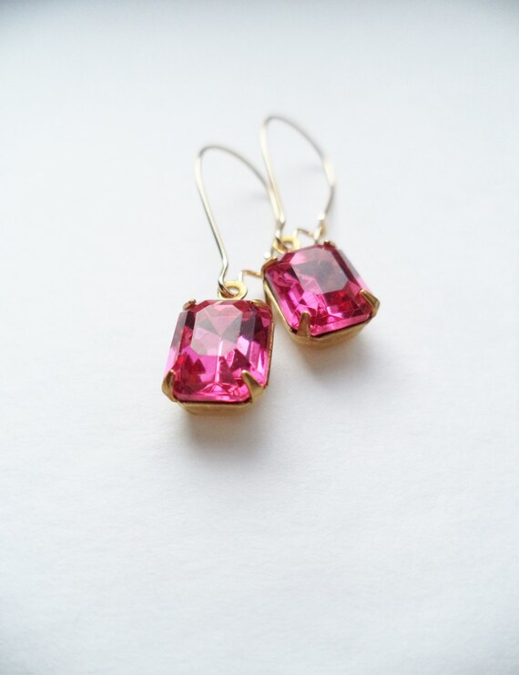 Vintage Earrings Glass Dangles Drop Pink by SPARKLESandSASS