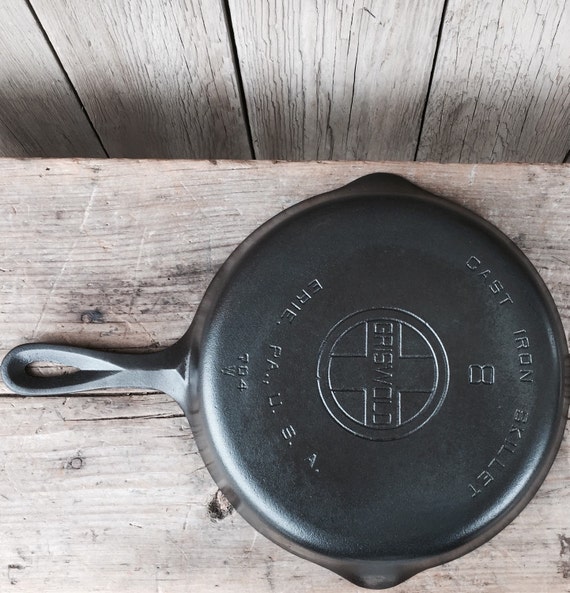 Vintage Griswold Skillet 7