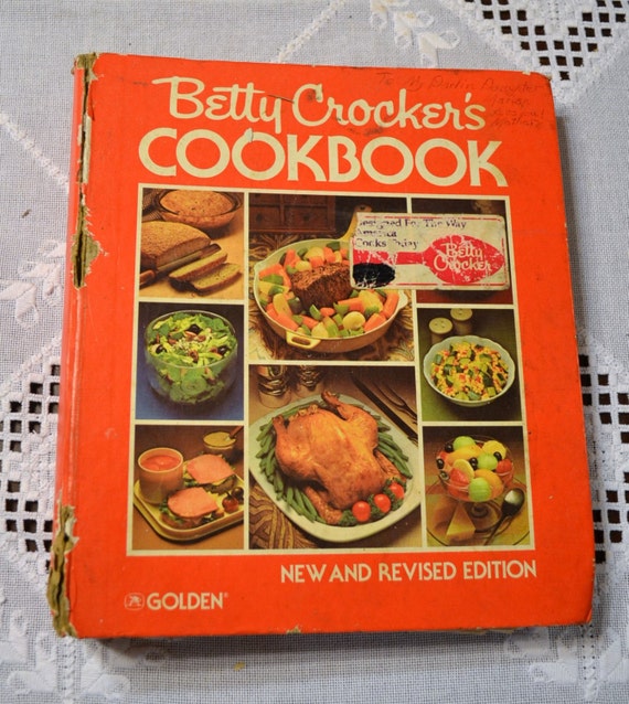 Betty Crocker Cookbook 1982 Hardback 5 Ring Binder Vintage