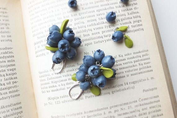 Blueberry cluster earrings / polymer clay / berry earrings / something blue / bridesmaid gift / woodland earrings / blue navy / blueberry
