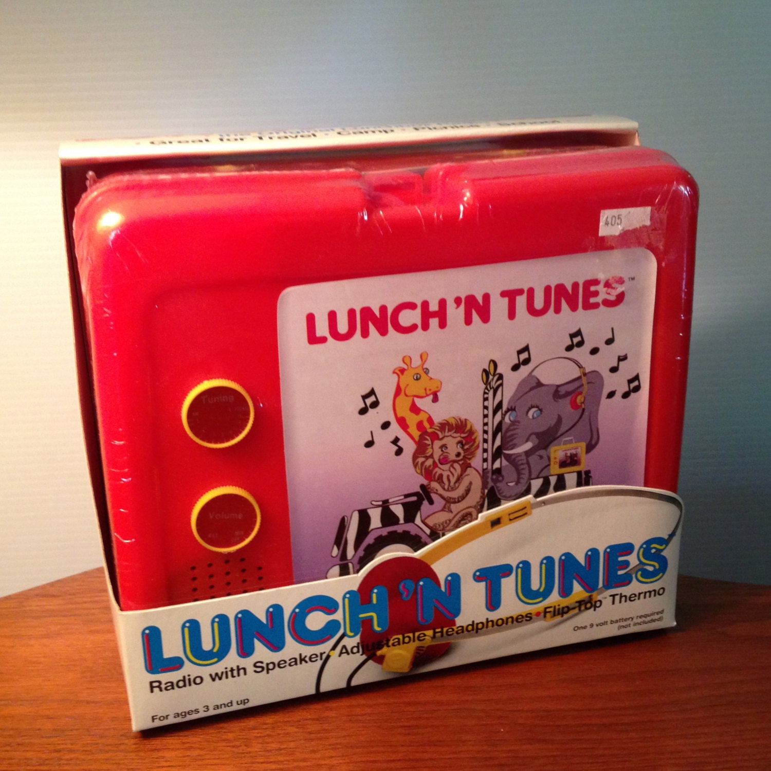 Rare 1986 Lunch 'N Tunes the original lunchbox radio with