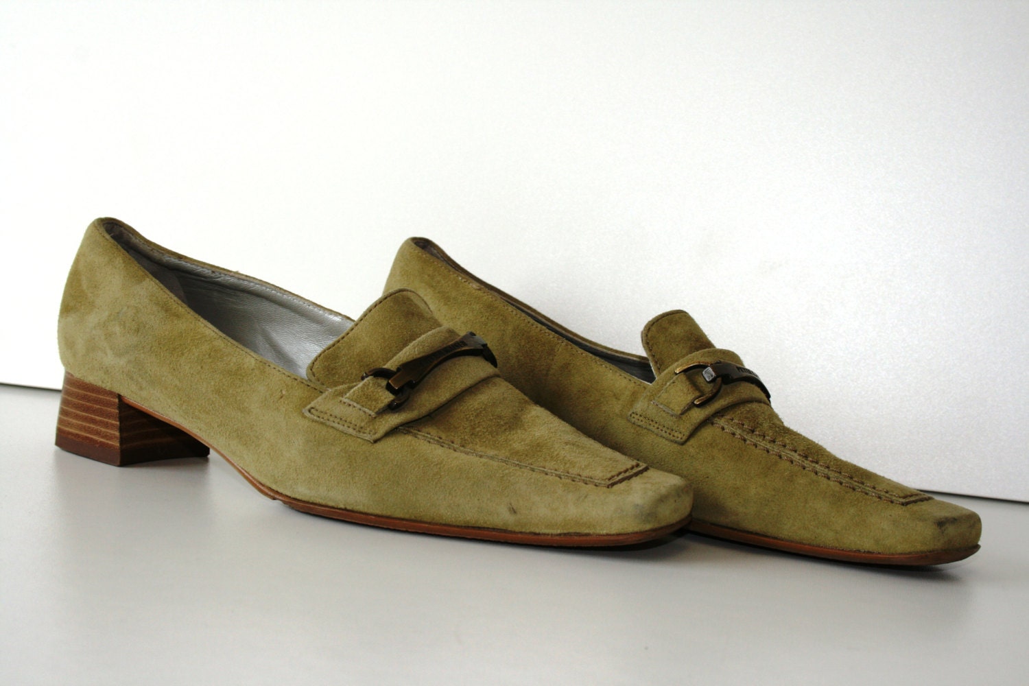 olive green minnetonka moccasins