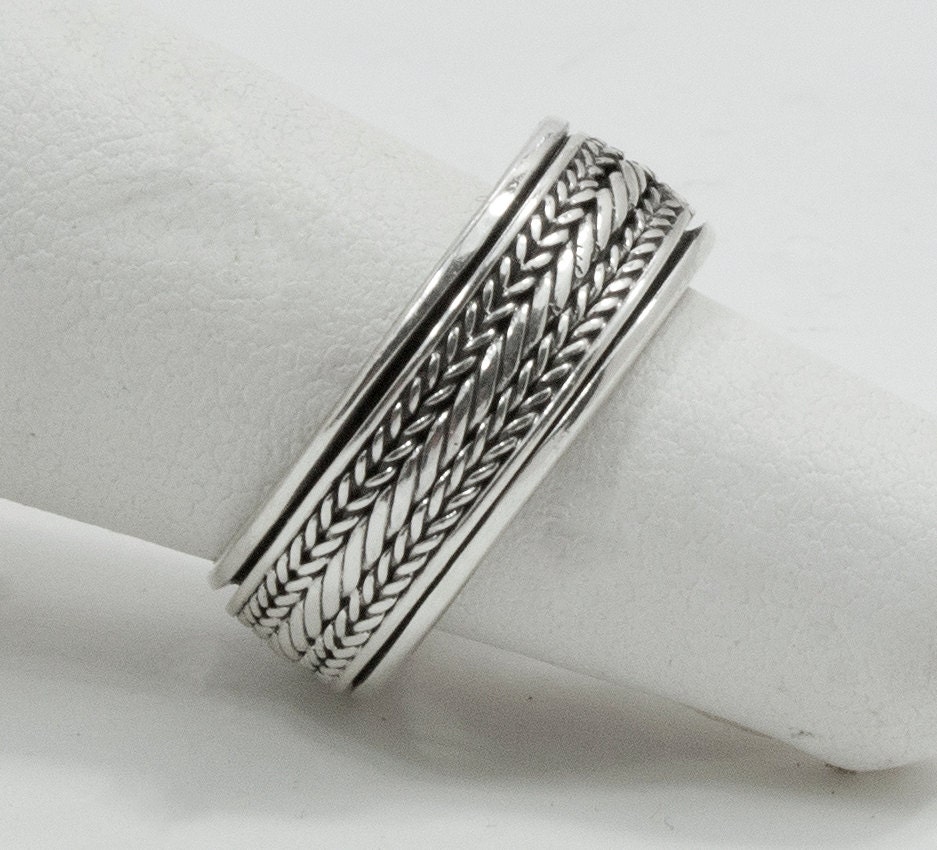 celtic wedding rings spin