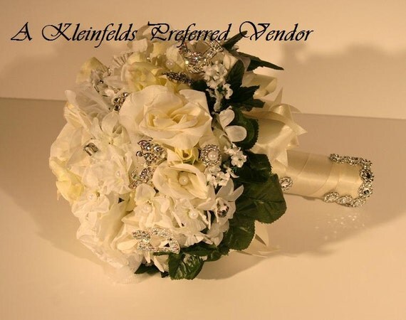 784 New bridal bouquet display stand 397 CUSTOM BROOCH BOUQUET Realistic Flowers Beautiful Brooches   