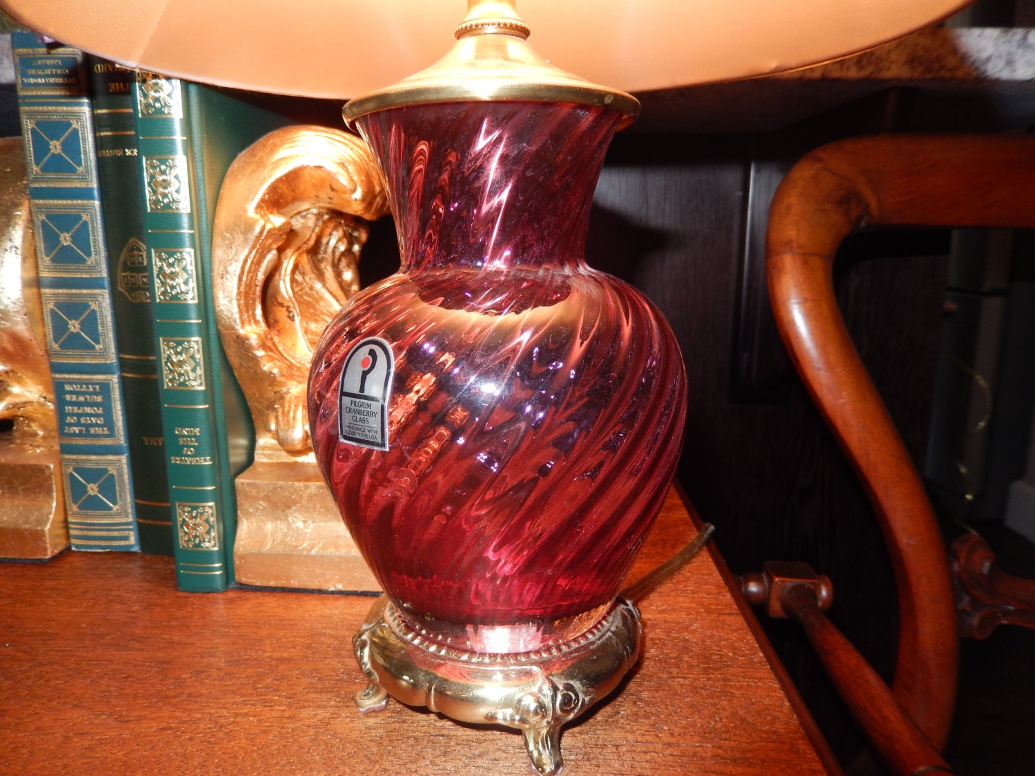 USA PILGRIM CRANBERRY Glass Lamp