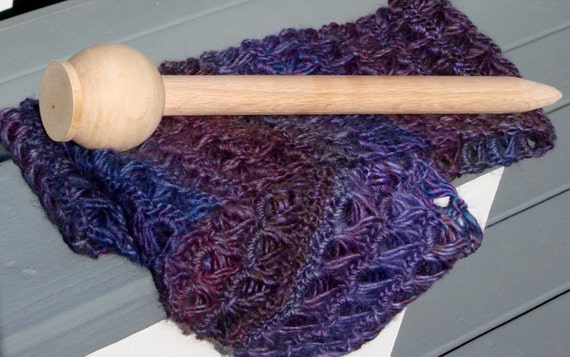 broomstick lace tool